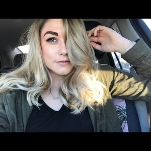 Meet your Posher, Abigail